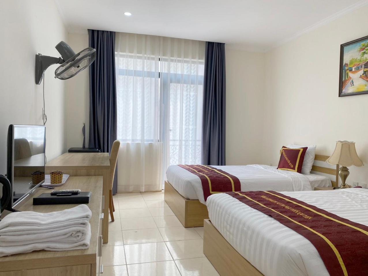 NguyẽN QuyèN Hotel Hanoi Exterior foto